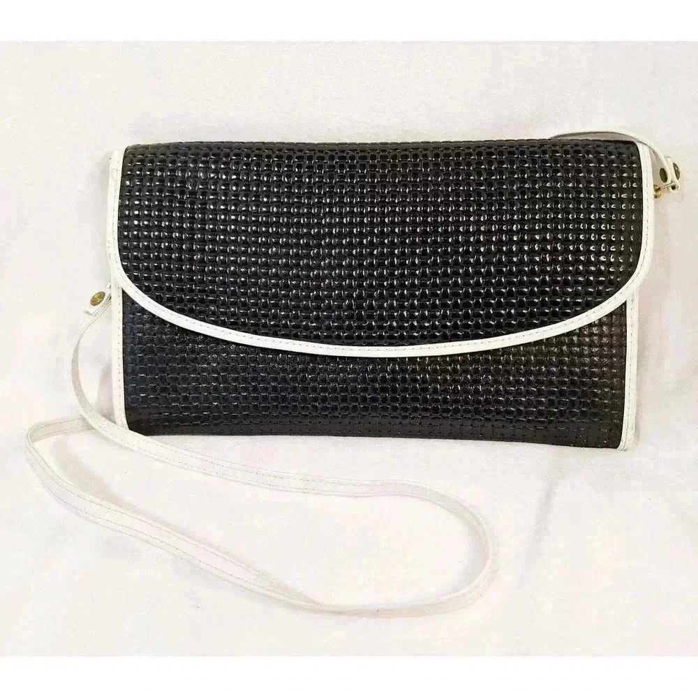 Vintage Elke‎ Sommer Flap Purse Clutch Woven Textured Leather Black White Ivory